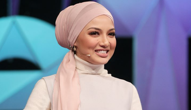 4 gambar neelofa ketika zaman persekolahan tersebar 1