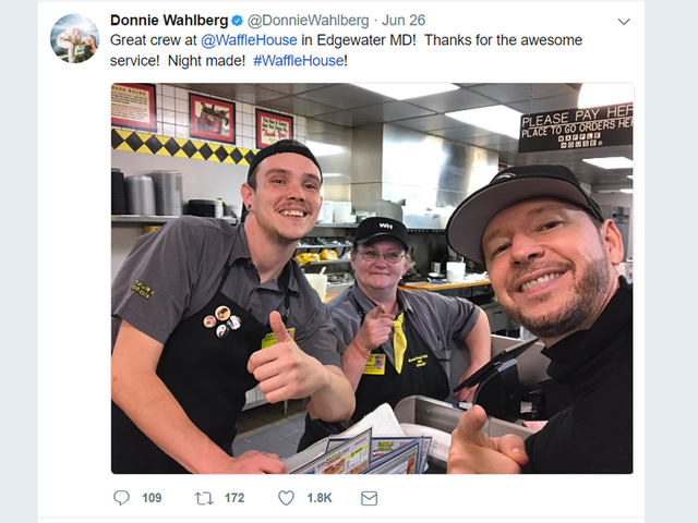 8 selebriti terkenal yang boros berbelanja besar untuk makanan donnie wahlberg