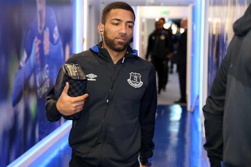 aaron lennon mengalami masalah mental