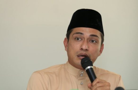 adi putra dedah mesej panas isteri kedua 1