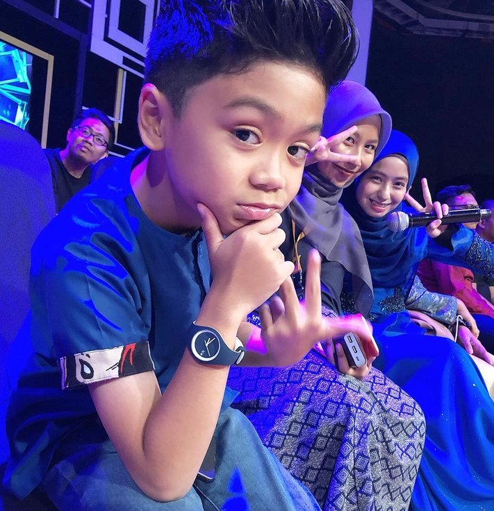 adik beradik nik adam mika