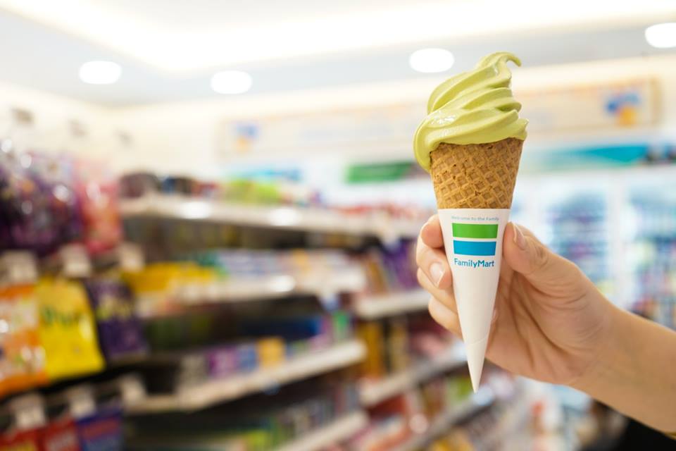 ais krim perisa matcha dari familymart