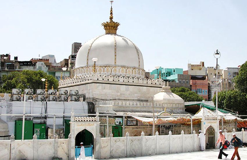 ajmer dargha makam guru agama