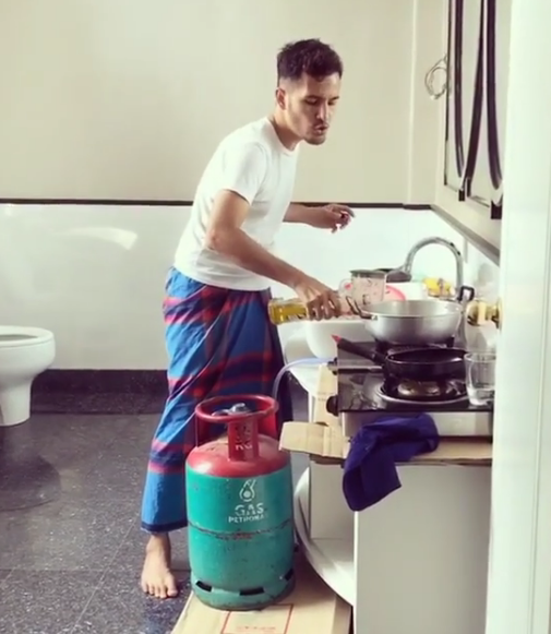 aliff syukri dikecam memasak dalam tandas 3