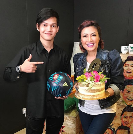 amir af megastar rendah diri 2