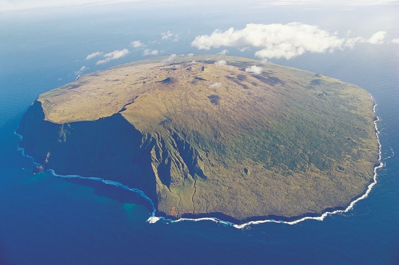 amsterdam island pulau paling terpencil di dunia