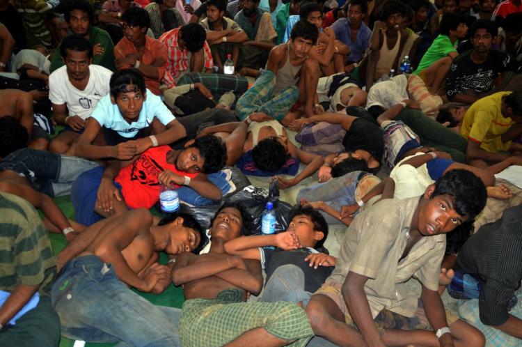 aptopix rohingya boat people