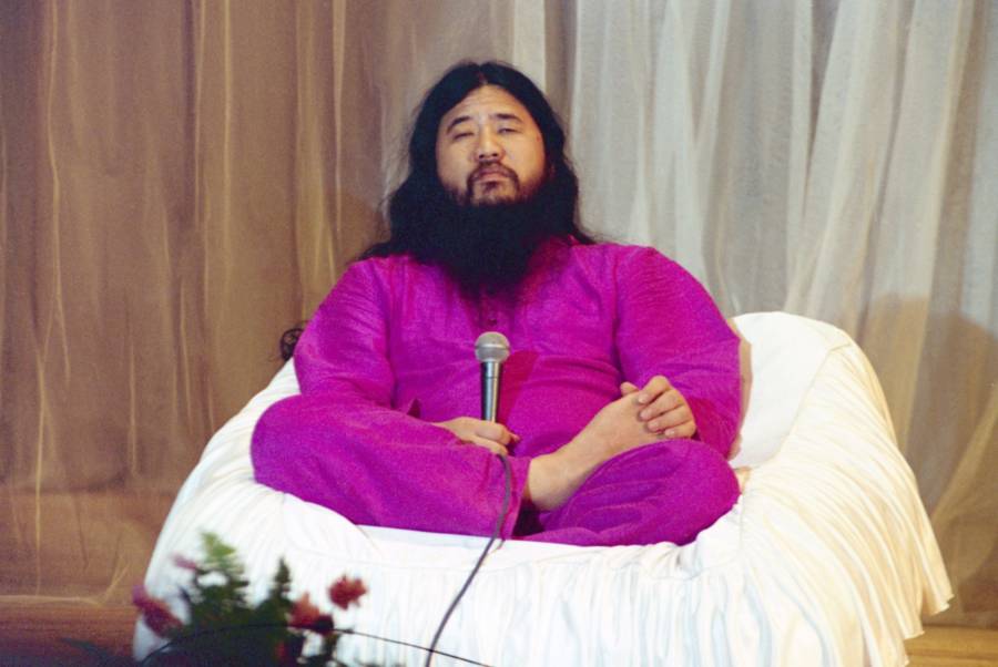 asahara pengasas aum shinrikyo