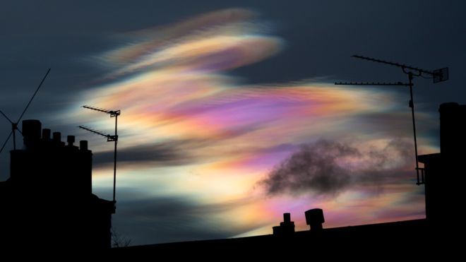 awan nakreus fenomena misteri di langit