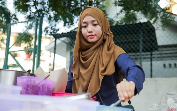 awek nasi lemak viral sungai petani kerja 4 hari