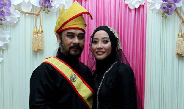 awie terkini semasa majlis perkahwinan bersama isteri yang ke 3