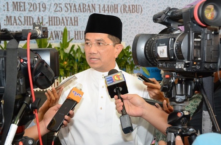 azwan ali akhirnya buat permohonan maaf secara terbuka kepada azmin ini puncanya 2