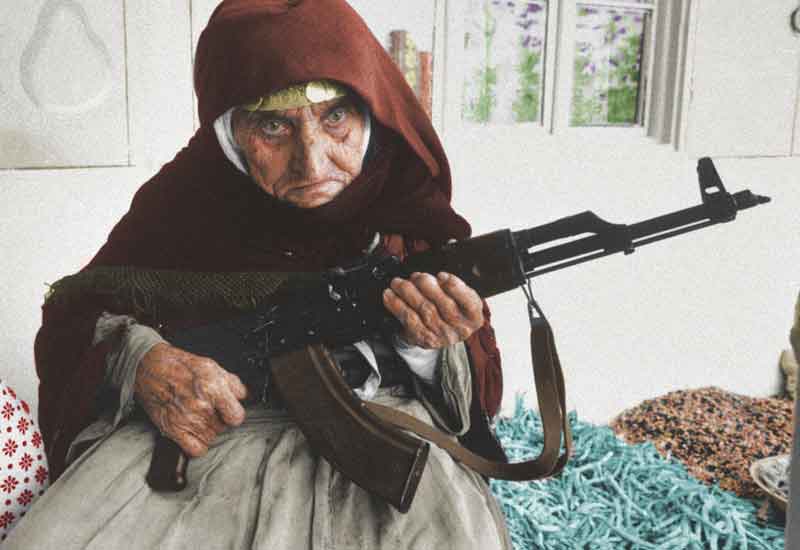 babushka ak 47 peralatan tentera ikonik russia