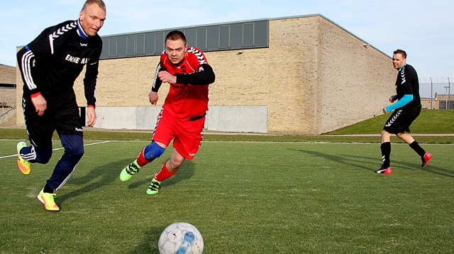 banduan bermain bola di east jutland penjara