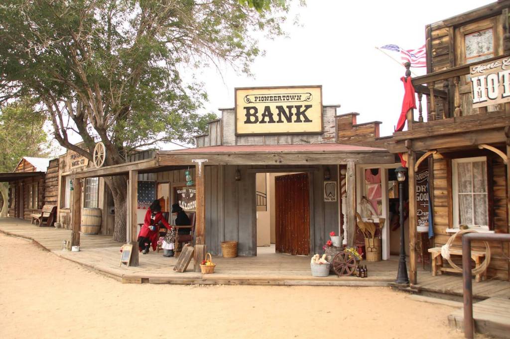 bank pioneertown