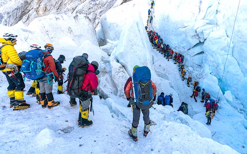 barisan panjang di everest