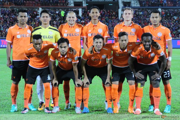 barisan pemain felda united