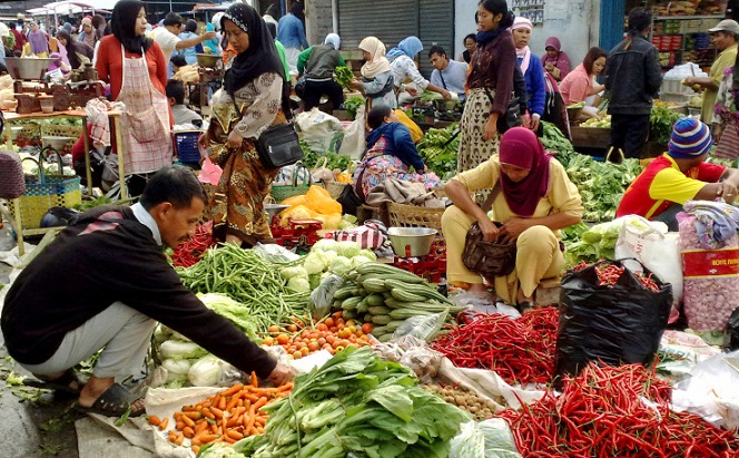 beli barang di pasar