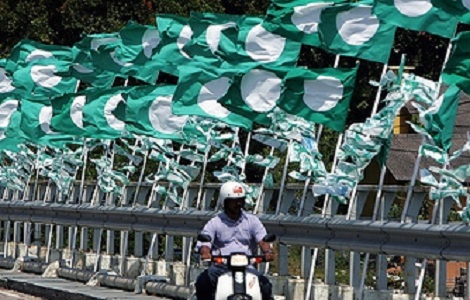 bendera pas hiasa jalan raya