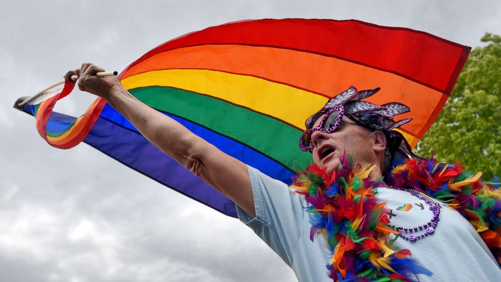 bendera pelangi lgbt 509