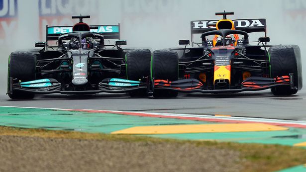 berapa gaji diterima pemandu formula satu