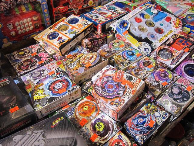 beyblade palsu tiruan di pasaran