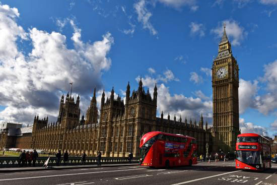 big ben pada waktu siang