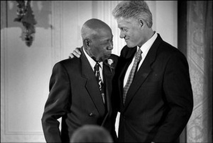 bill clinton bertemu peserta tuskegee study