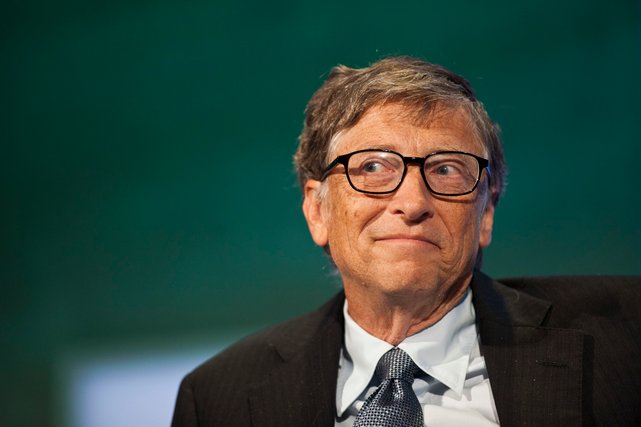 bill gates senyum