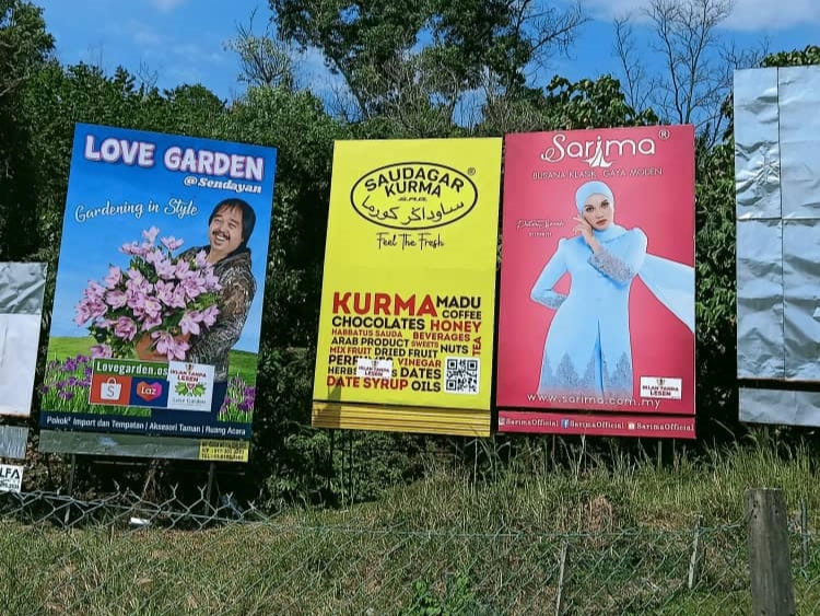 billboard sepanjang lebuhraya