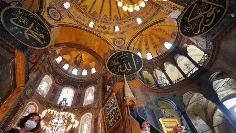 binaan dalam masjid gereja hajar sufiah hagia sophia