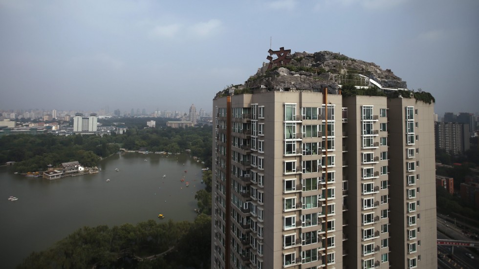 binaan gunung dibina di atas rumah apartment