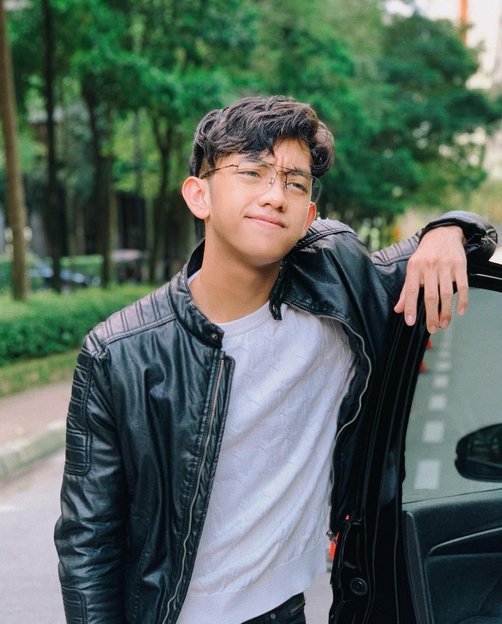 biodata ismail izzani penyanyi lagu bidadari 2