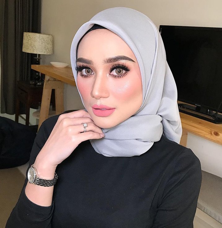 biodata wawa zainal pelakon wanita cantik isteri aeril zafrel 2