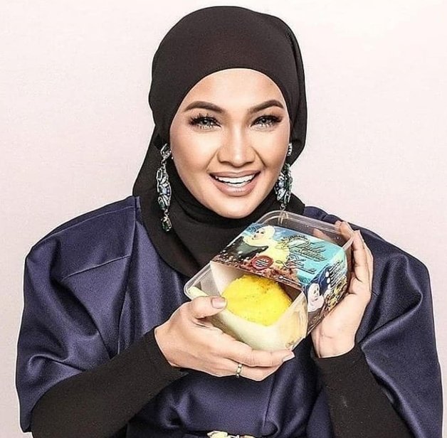 biodata zarina zainuddin pelakon drama 30 pesanan suara 6