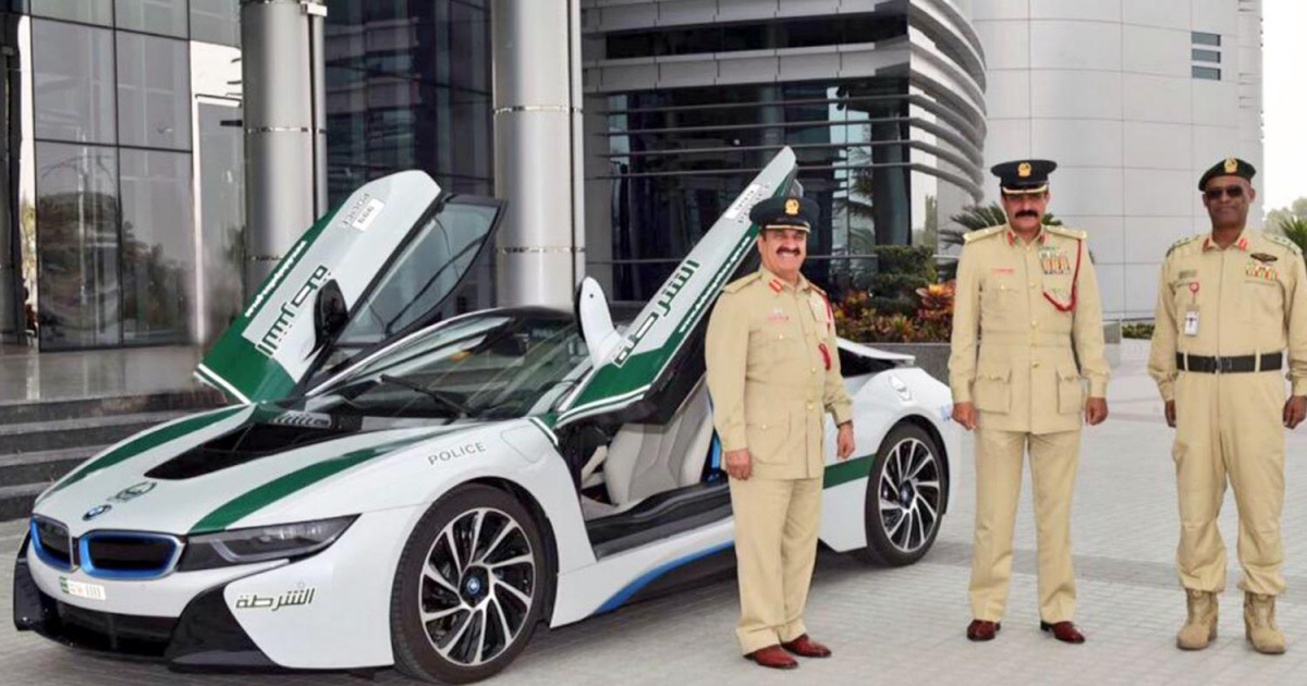 bmw i8 polis dubai