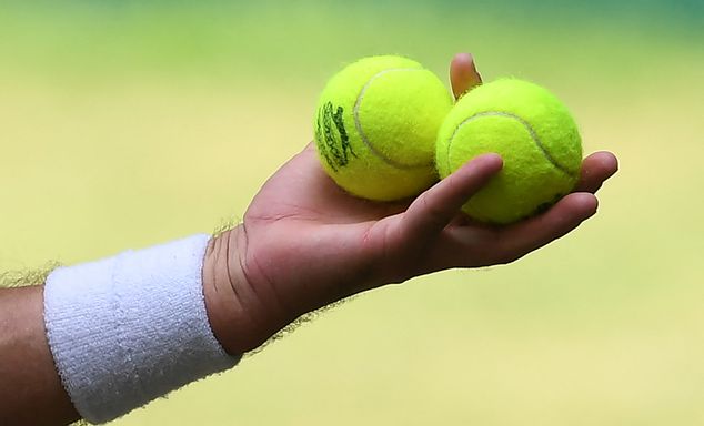 bola tenis ada benzena