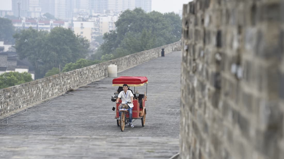 boleh menaiki beca sambil makan angin di tembok besar nanjing