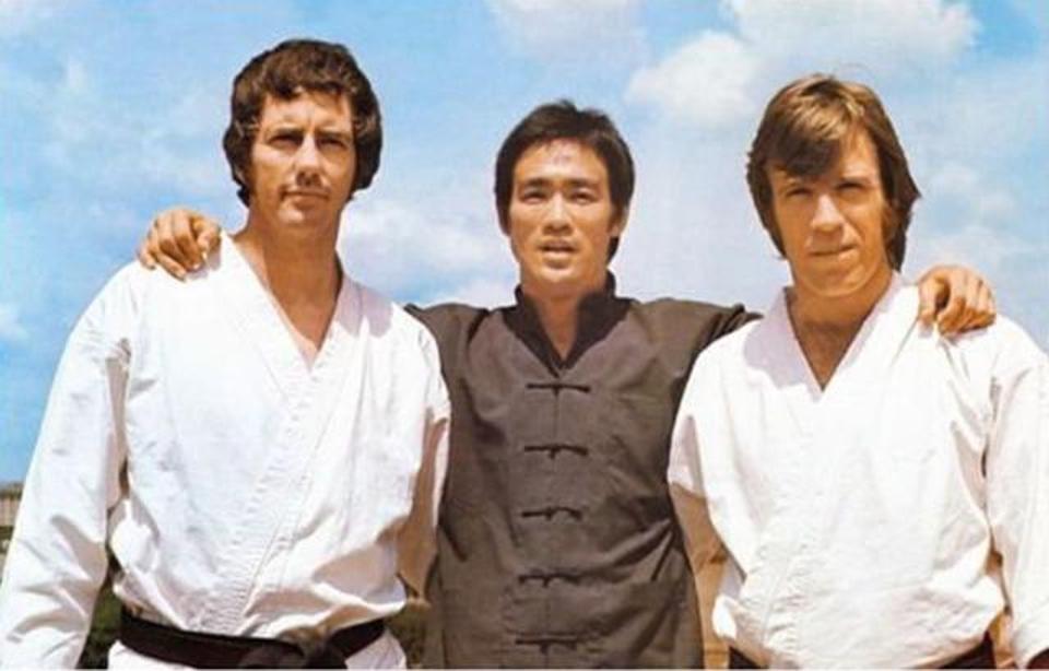 bruce lee dan chuck norris 75