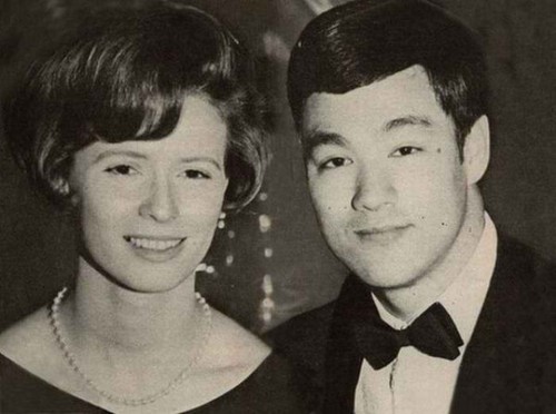 bruce lee dan isteri linda lee cadwell