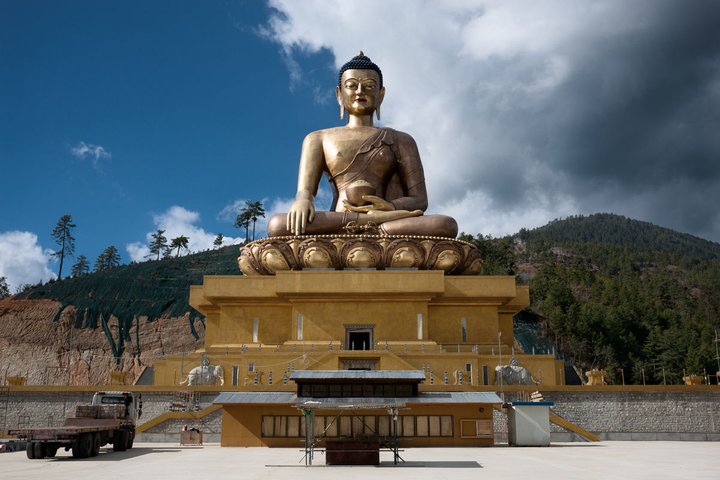 buddha dordenma statue thimphu bhutan