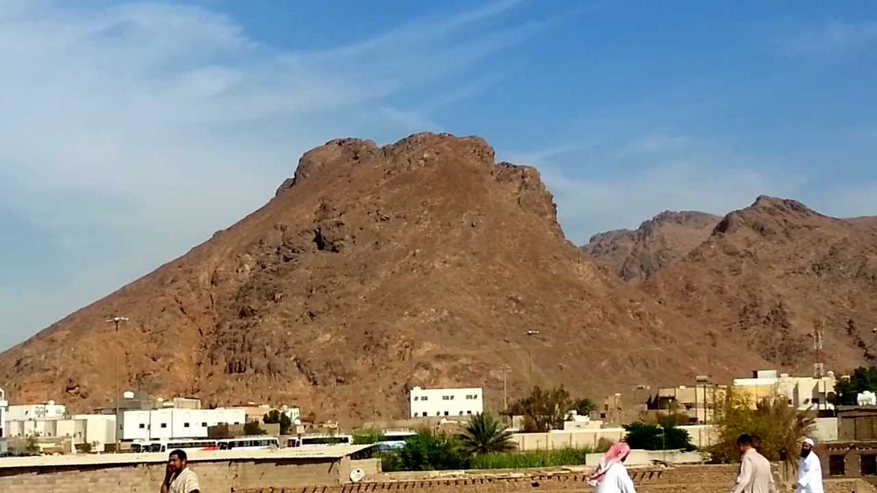 bukit uhud