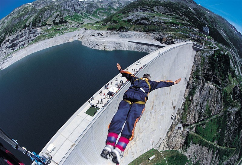 bungee jumping di empangan