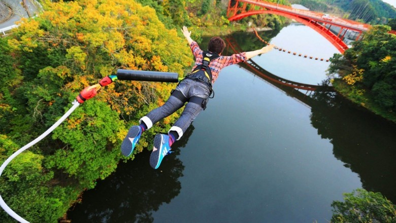 bungee jumping