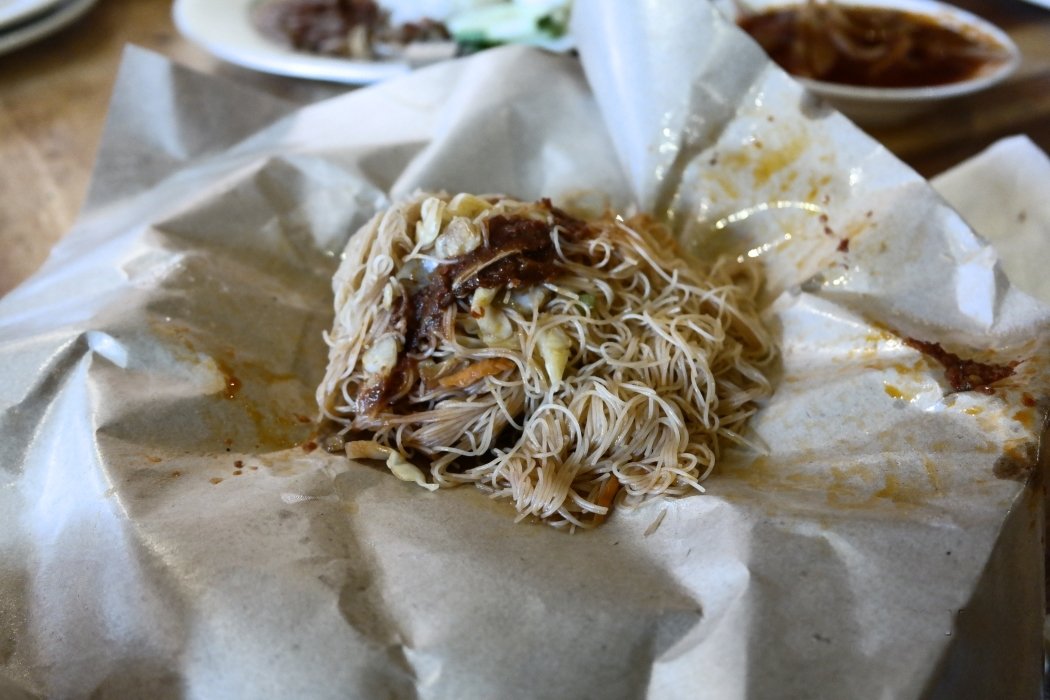 bungkus dalam kertas pembungkus makanan untuk elak anak rasa malu sebab bawak bekal