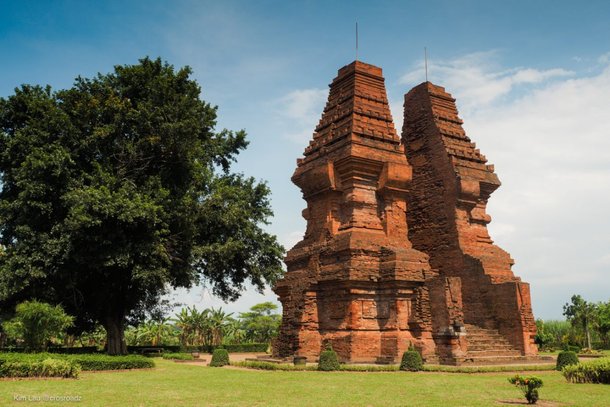 candi wringin lawang