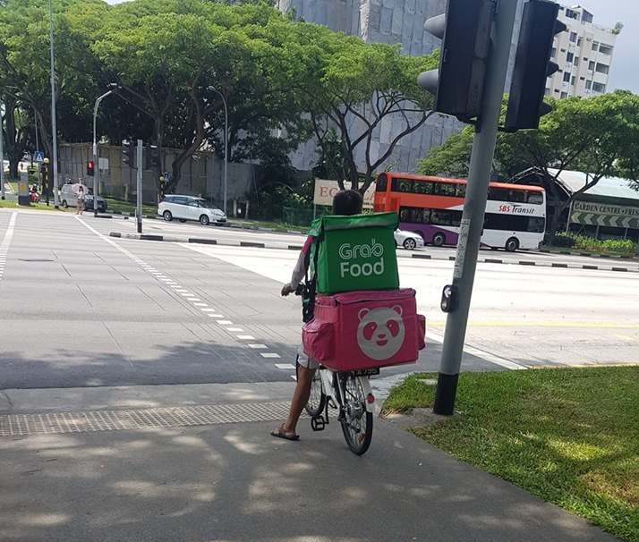 cara aplikasi penghantaran makanan mendapatkan keuntungan