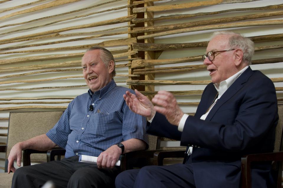 charles feeney bersama warren buffett