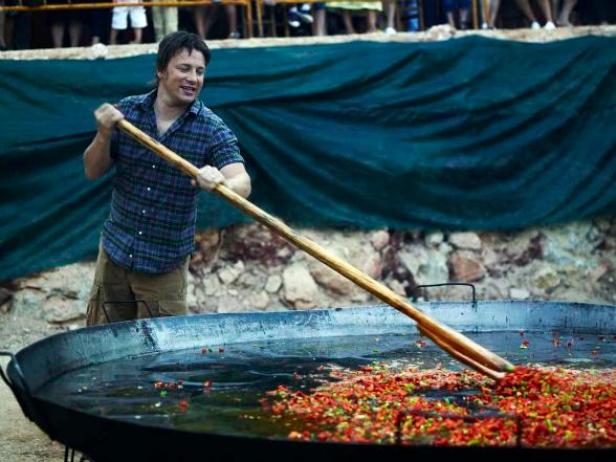 chef selebriti yang menyebabkan netizen marah jamie oliver