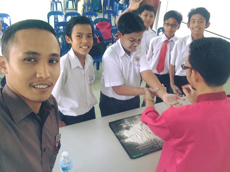 cikgu zulhilmi mengajar subjek agama